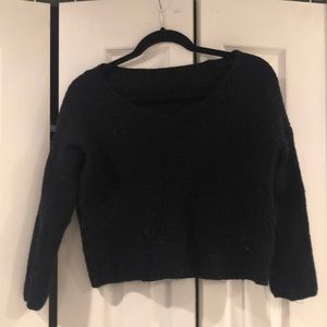 🚨Buy 2 Get 1 Free!🚨Brandy Melville Crop sweater